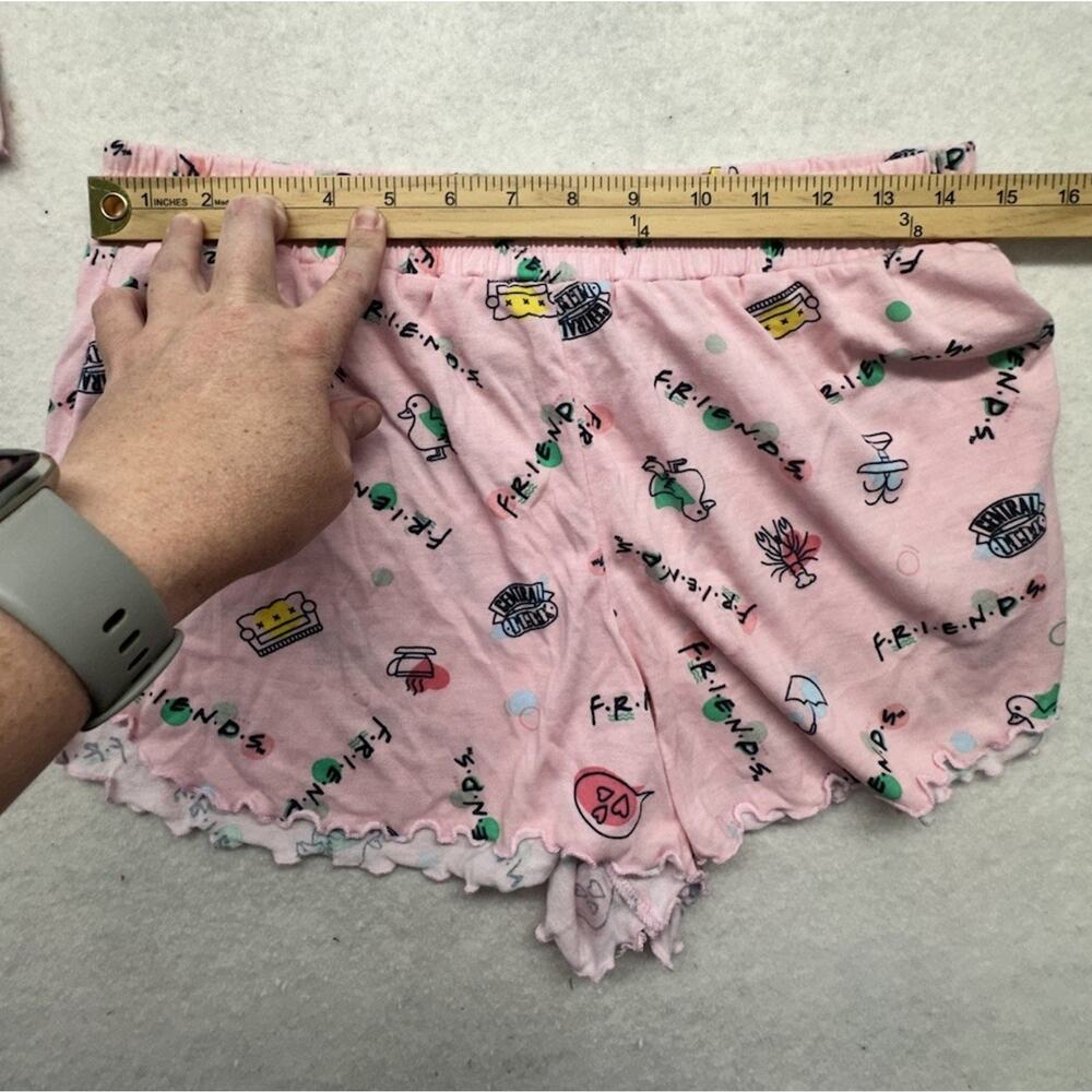 Friends TV Show Womens Pajama Set Size Small Pink Tee Shorts Socks Sleep Set - Picture 6 of 9